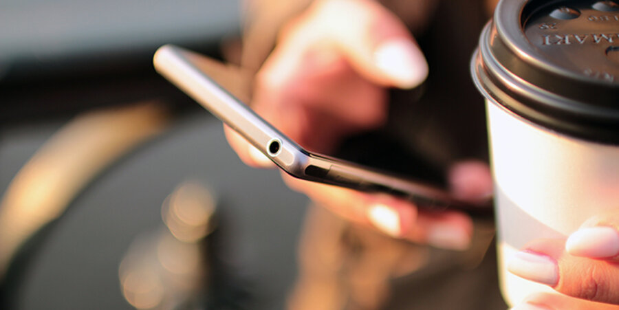 Die Befragung von 172 Elternpaaren habe gezeigt, dass viele ihr Smartphone während familiärer Aktivitäten wie Mahlzeiten, gemeinsamem Spielen und dem Zubettgehen benutzen. Foto: pixabay.com