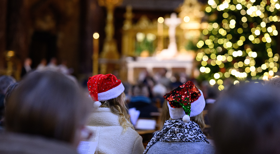 Weihnachtsfest als Besuchermagnet: „Eine Kirche, die allen gefallen will, verliert sich selbst.“ Foto: picture alliance/dpa/Bernd von Jutrczenka