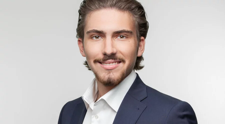 David Dekorsi gehört zum Vorstand des Kongresses Christlicher Führungskräfte (KCF), der von IDEA veranstaltet wird. Foto: FOTOBONN Fotostudio