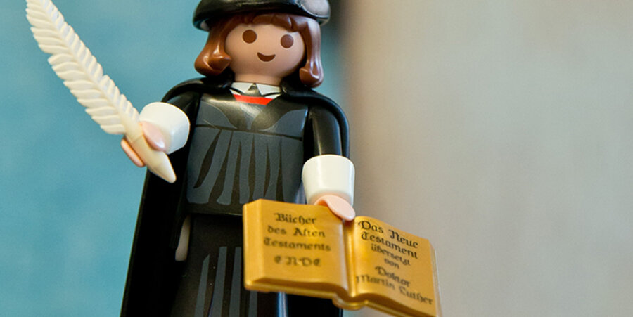 Die 7,5 Zentimeter großen Luther-Figur. Foto: picture-alliance/dpa