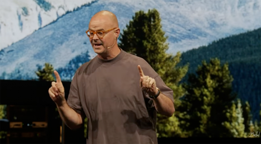 Ben Armstrong ist Leiter des prophetischen Dienstes der Freikirche. Screenshot: youtube.com/Bethel-Church-Service