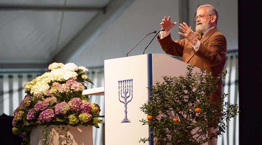 Der Schweizer Theologe und Buchautor Roger Liebi 
beim Israel-Freundestreffen des Hilfswerks Zedakah in Bad Liebenzell-Maisenbach. Foto: Zedakah/Abel Hecker 