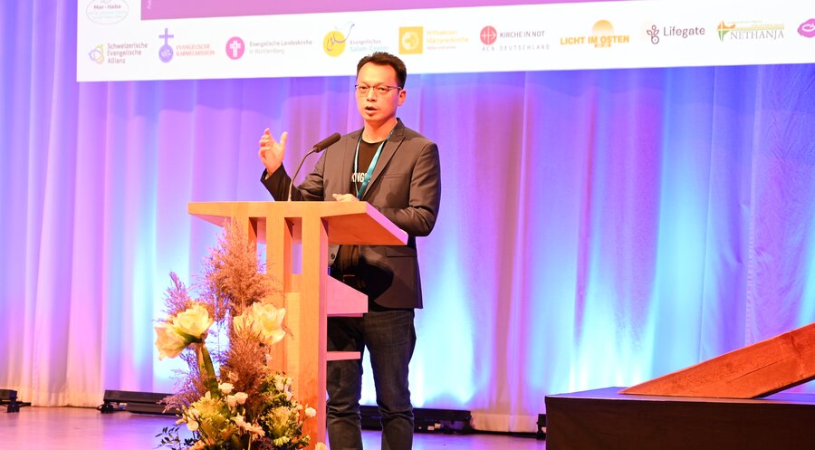Der Pastor der Gemeinde „All Nations Church Frankfurt“, Isaac Liu. Foto: IDEA/Daniela Städter