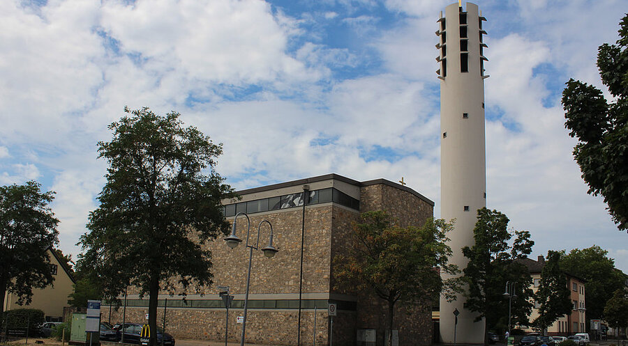 Die Heilig-Geist-Kirche in Hanau wurde Opfer eines Angriffs. Foto: Wikipedia/Wikiwal; CC BY-SA 4.0
