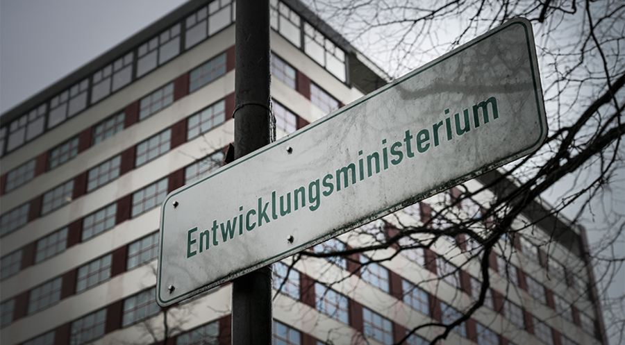 Wenn es nach der FDP geht, soll das Entwicklungsministerium ins Auswärtige Amt eingegliedert werden. Foto: picture-alliance/Schoening