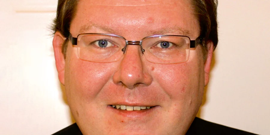 Jürgen Henkel: „Immer mehr Schulen gerieren sich als Agenturen zur Bewerbung queerer Lebensentwürfe und Gesellschaftspolitik“ 