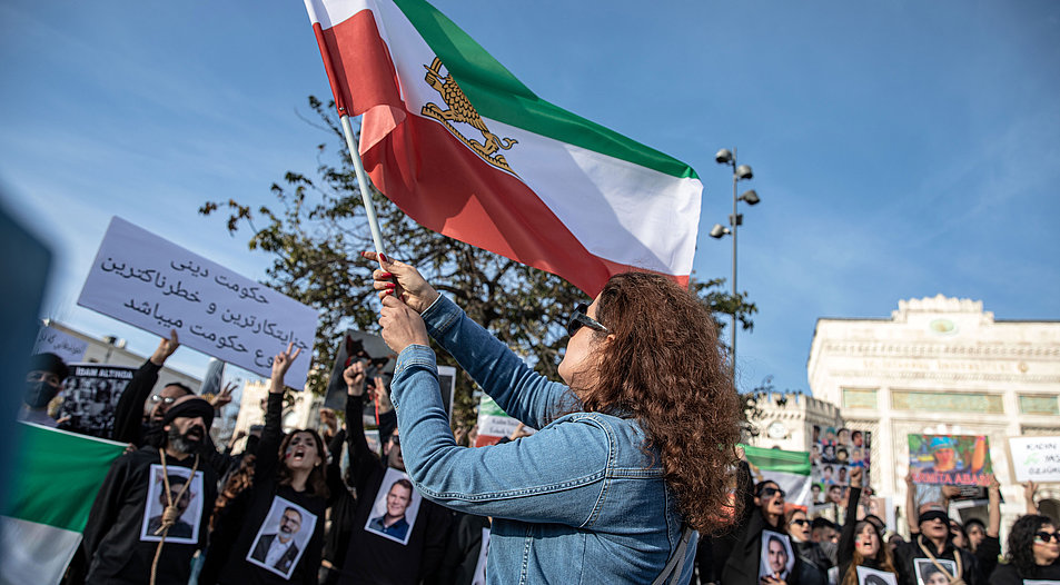 Weltweit finden Proteste gegen das radikalislamische Regime im Iran statt – so wie hier in Istanbul. Foto: Picture Alliance/Onur Dogman