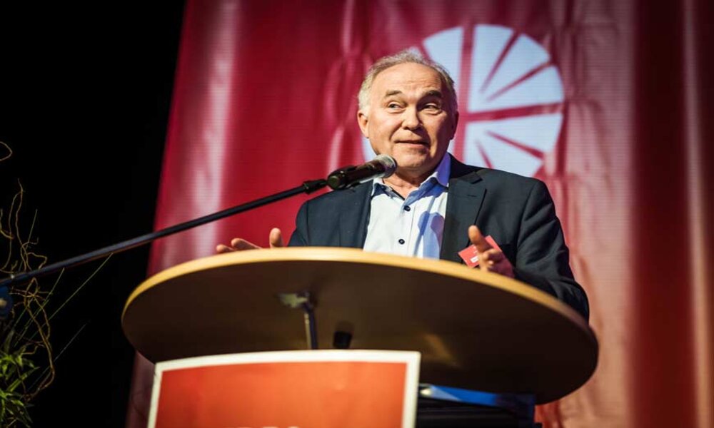 Martin Scheuermann lud ein zum Kongress Christlicher Führungskräfte 2025. Foto: IDEA/Matthias Schmitt