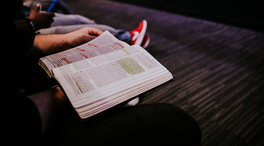 Die Evangelisch-Lutherische Abraham-Gemeinde will den gesamten Epheserbrief auswendig lernen. Symbolfoto: unsplash.com