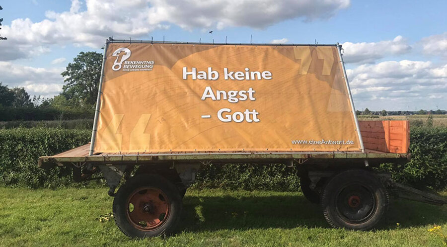 Bisher hat der Verein sechs Anhänger auf Grundstücken aufgestellt, die von den Eigentümern dafür zur Verfügung gestellt wurden. Foto: Johannes Lömker