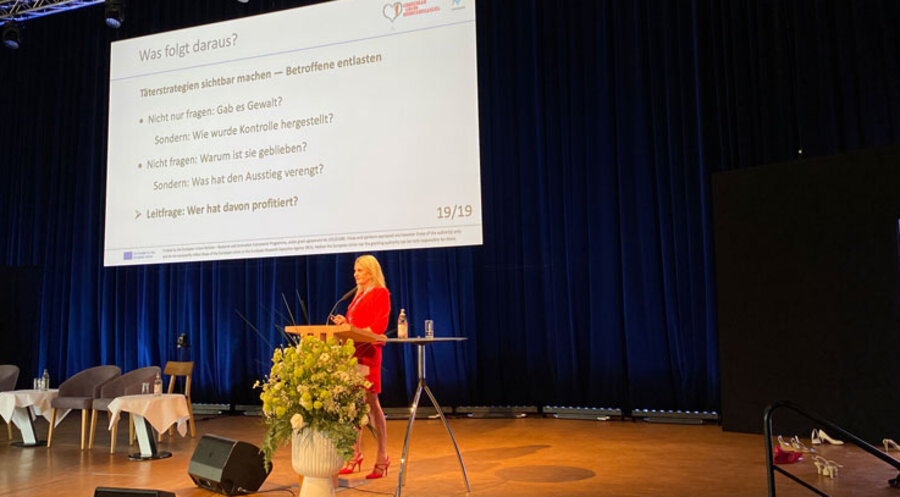 Die Expertin für Menschenhandel und Forscherin der Nichtregierungsorganisation „Gemeinsam gegen Menschenhandel e.V.“, Heike Menzel-Kötz. Foto: IDEA/Erika Weiss