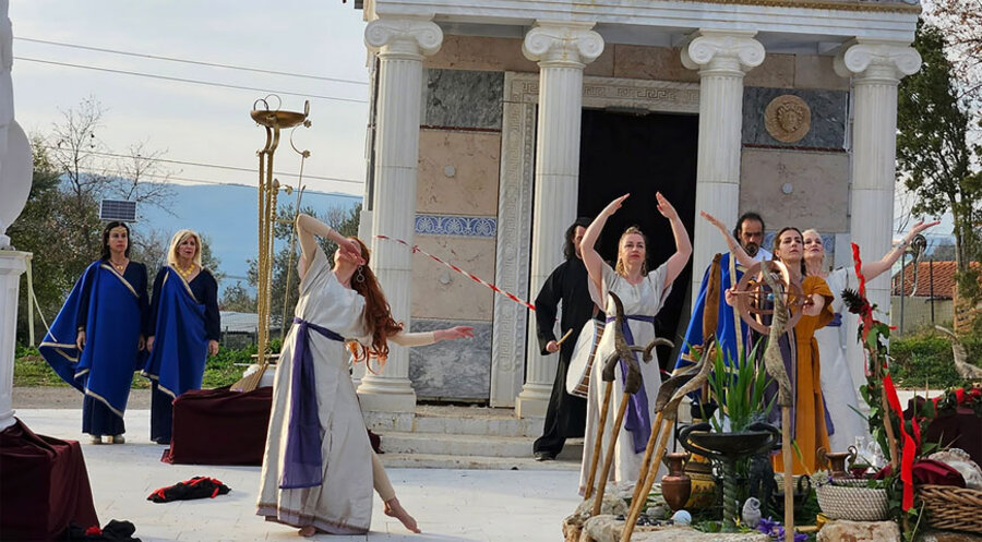 Bilder auf Facebook zeigen die Zeremonie. Screenshot: Facebook/Stato Magna Grecia - Due Sicilie 