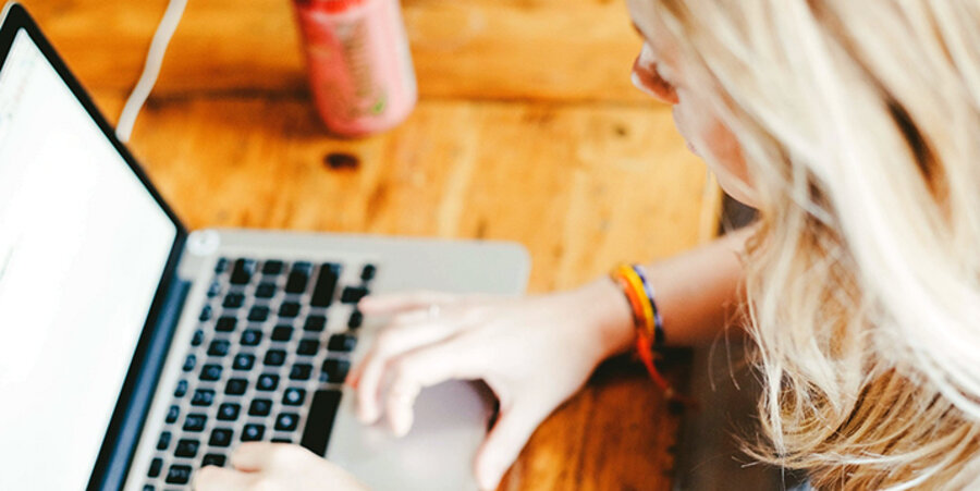 Online können u.a. Vorträge und Bibelarbeiten angeschaut werden. Symbolfoto: pixabay.com