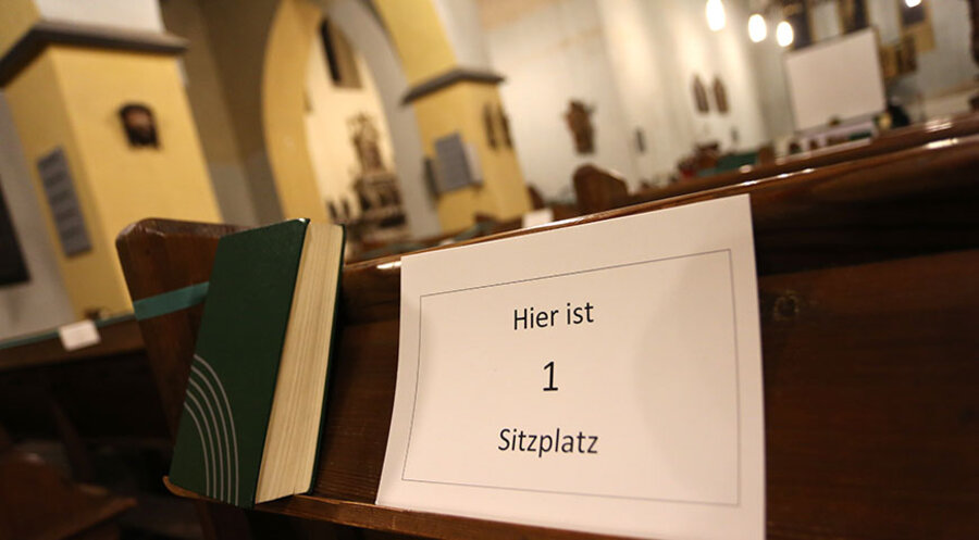 Kirchenbesuche in Coronazeiten: Auflagen zum Infektionsschutz wie Abstandsregelungen, Maskenpflicht und Kontaktlisten. Foto: picture alliance/dpa-Zentralbild/Matthias Bein