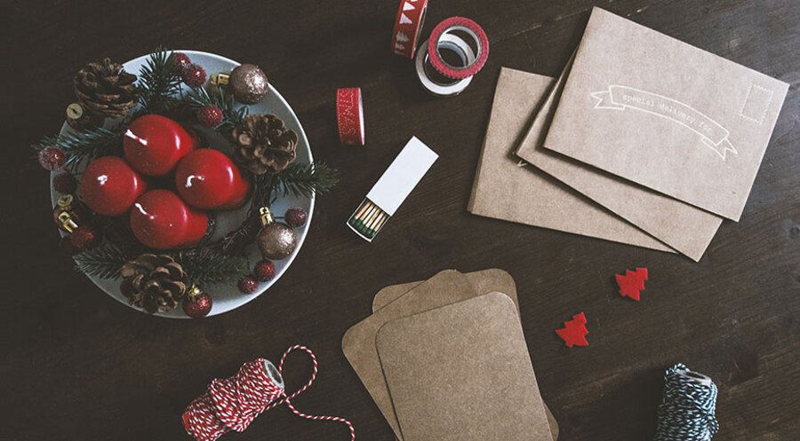 Mit einer Kerze, einem Weihnachtsbrief und einem kleinen Geschenk können die Teilnehmer der Aktion mit ihren Nachbarn über den Ursprung von Weihnachten sprechen. Symbolbild: unsplash.com