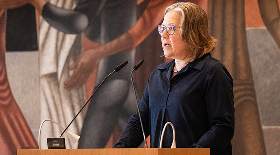 Finanzdezernentin Kathrin Schaefer mahnte, man könne nicht einfach so weitermachen wie bisher. Foto: EVLKS