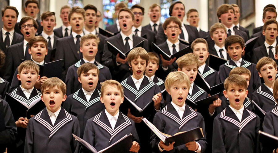Der Leipziger Thomanerchor bei einem Auftritt in der Thomaskirche vor der Corona-Pandemie. Laien- und Profichöre sind von den Covid-Einschränkungen gleichermaßen betroffen. Foto: picture alliance / Jan Woitas/dpa-Zentralbild/dpa | Jan Woitas