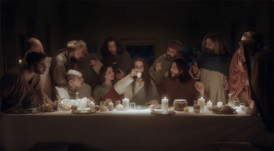 In dem Film trinkt Jesus das türkische Nationalgetränk beim letzten Abendmahl mit seinen Jüngern. Screenshot: YouTube/ Yakamoz Rakı