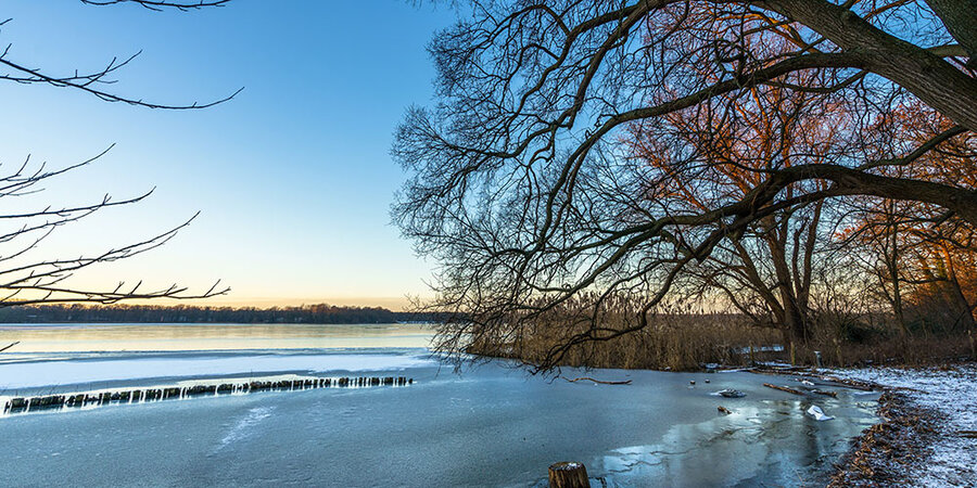Der Müggelsee bei Berlin im Winter.