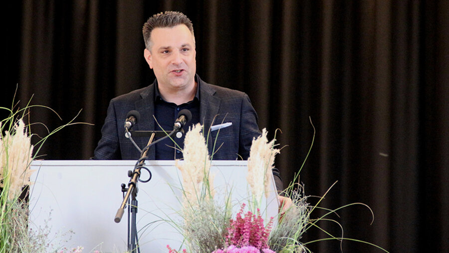 Der Pastor der FeG Böblingen, Andreas Goldmann, beim Jahresfest des BibelStudienKollegs. Foto: BSK