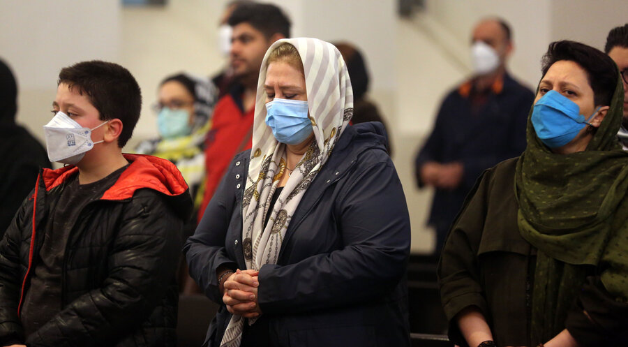 Christen während eines Gottesdienstes im Iran. Foto: Picture Alliance/Fatemeh Bahrami