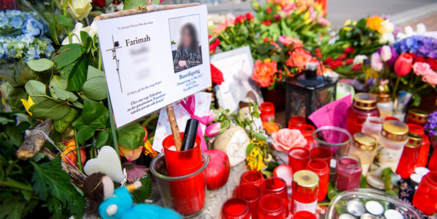 Die 38-jährige Farima S. wurde vom mutmaßlichen Angeklagten vor einem Supermarkt in Prien am Chiem­see mit einem Küchenmesser niedergestochen. Foto: picture-alliance/Florian Eckl/dpa