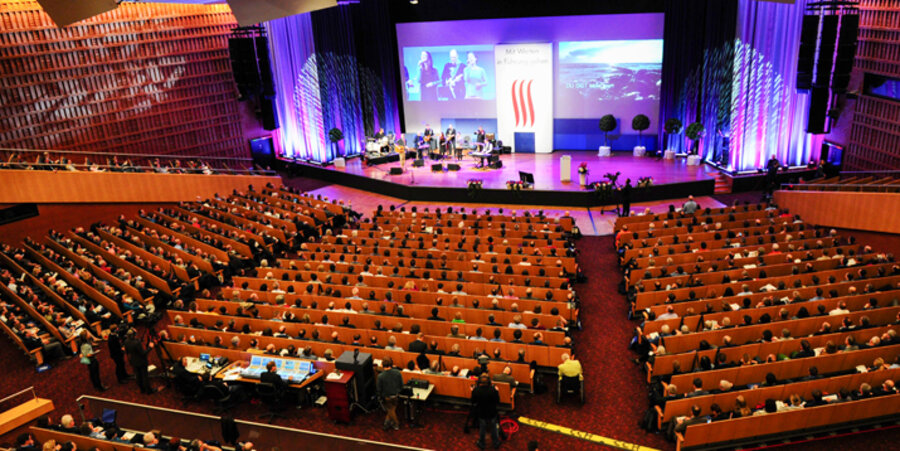 Unter dem Motto „Mit Werten in Führung gehen“ kamen vom 26. bis 28. Februar in Hamburg rund 3.200 Teilnehmer beim Kongress christlicher Führungskräfte zusammen. Foto: Markus Pletz