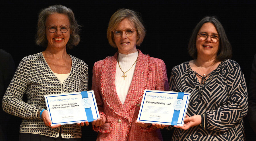  v.l.n.r.: Susanne Kummer, Marie Elisabeth Hohenberg und Christine Menke. Foto: Stiftung Ja zum Leben