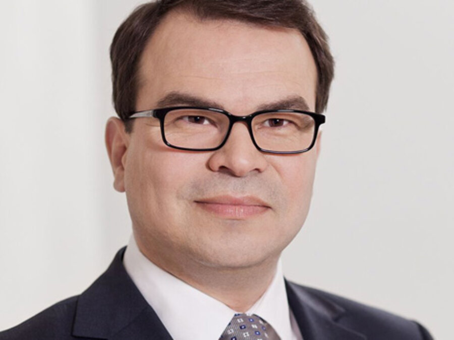 Der Medienbeauftragte der EKD und der Vereinigung Evangelischer Freikirchen, Markus Bräuer, kritisiert die RTL-Nacktshow „Adam sucht Eva – Gestrandet im Paradies“. Foto: Jens Bösenberg 