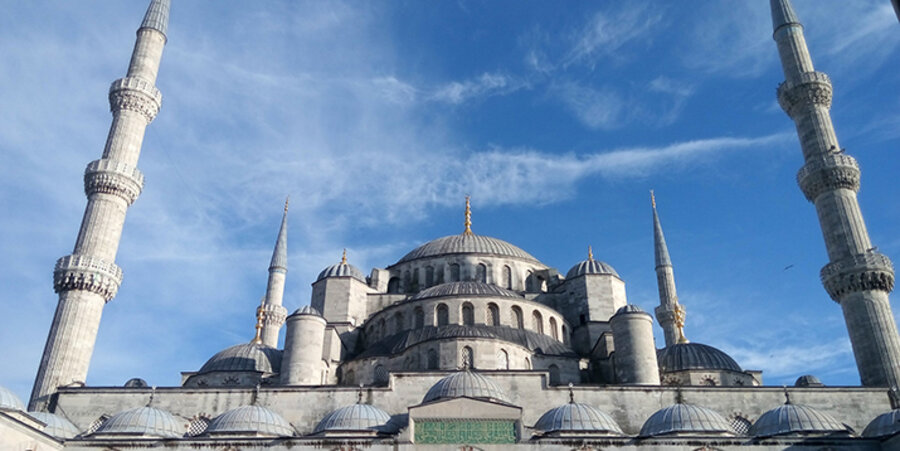 Der Gebetsruf „Allahu akbar“ (Allah ist größer), der zum Beispiel in der Blauen Moschee in Istanbul gebetet wird, ist nicht nur ein Gebetsruf, sondern auch ein Aufruf zur Gewalt. Symbolfoto: pixabay.com