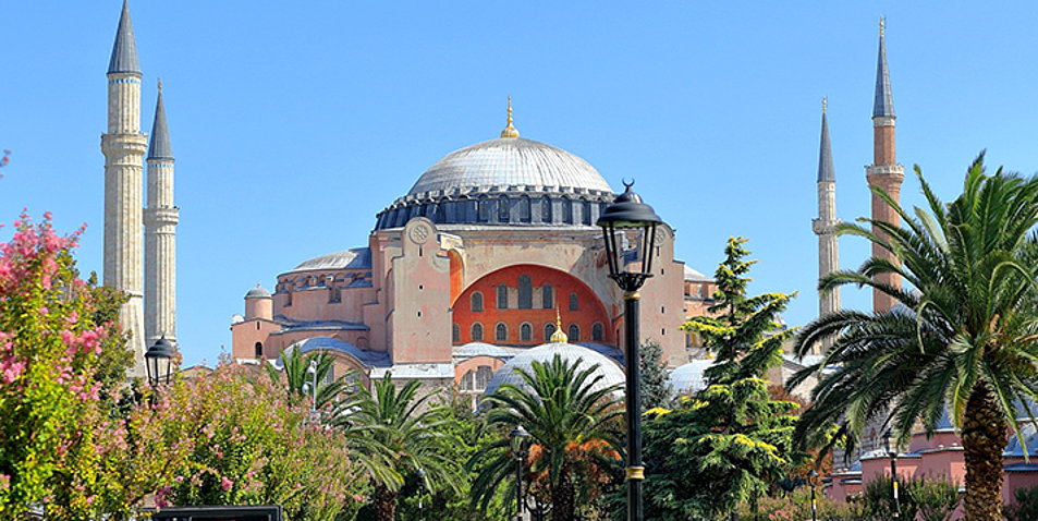 Im Sommer 2020 hatte der türkische Präsident Recep Tayyip Erdogan die im 6. Jahrhundert als Kirche gebaute Hagia Sophia von einem Museum in eine Moschee umgewandelt. Foto: pixabay.com