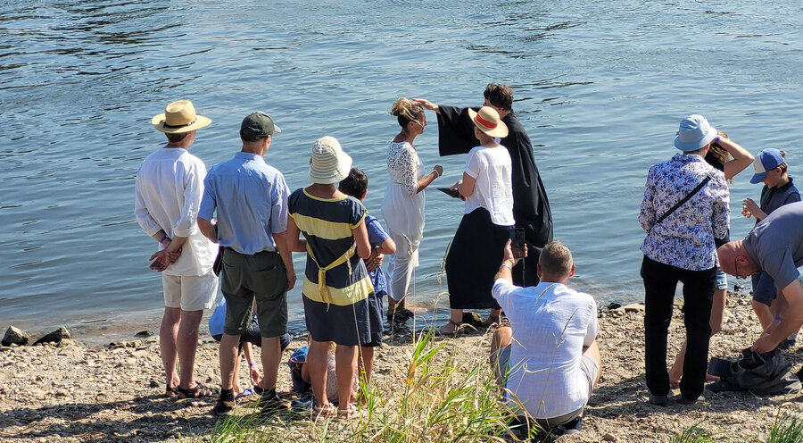 Die Täuflinge konnten selbst entscheiden, wo sie sich taufen lassen wollen. Foto: EVLKS Dresden