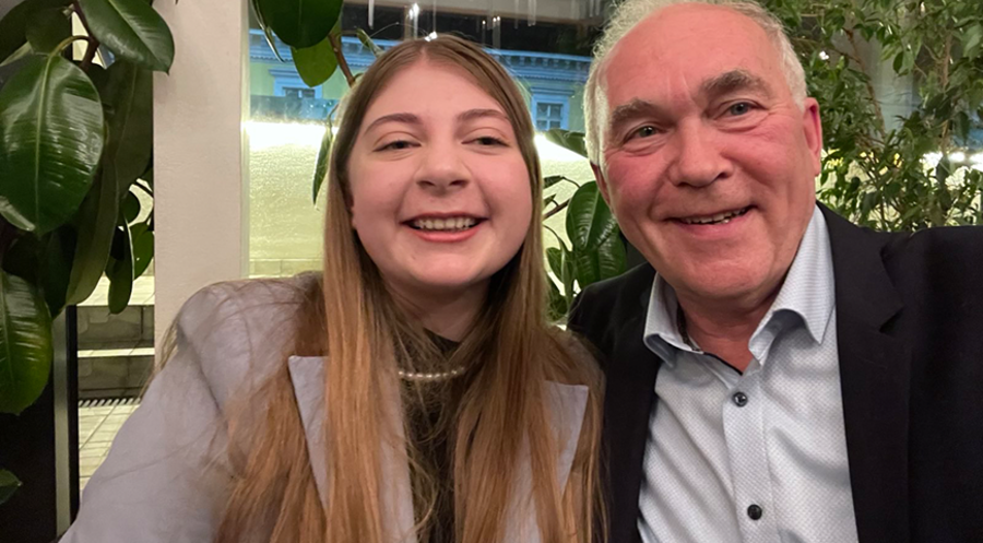 Unverhoffte Begegnung: Influencerin Alina mit Martin Scheuermann. Foto: privat