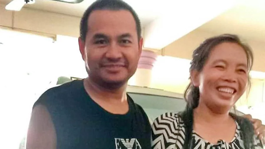 Der Pastor Sithon Thippavong mit seiner Frau kurz nach seiner Entlassung. Foto: privat