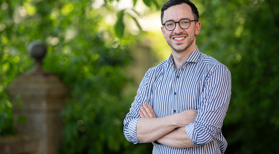 Der Theologe Christoph Naser zieht über ein Nachrückverfahren in das Parlament ein. Foto: Benedikt Schweizer