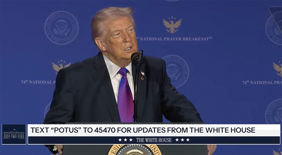 US-Präsident Donald Trump während seiner Rede beim Nationalen Gebetsfrühstück: Frieden nur durch Stärke / Screenshot: YouTube/The White House