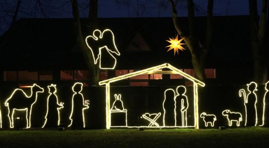 Die adventliche Lichtinstallation der Evangelisch-Freikirchlichen Gemeinde Lage. Foto: EFG Lage
