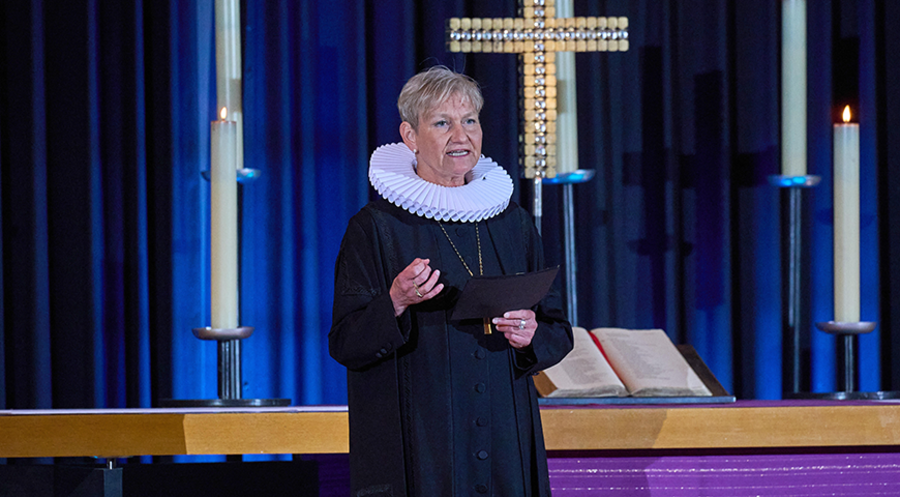 „Die Toten klagen uns an, und die Überlebenden haben uns ihr Erinnern anvertraut“: Die EKD-Ratsvorsitzende Kirsten Fehrs. Foto: picture alliance/epd-bild/Christian Ditsch