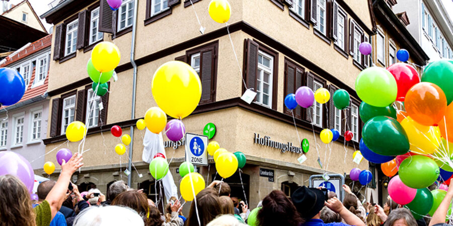 Das Projekt „HoffnungsHaus“ wird von öffentlichen Beratungsstellen, den Kirchen und der Evangelische Allianz unterstützt. Foto: Die Apis