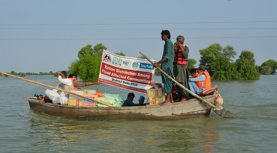 Lang anhaltenden Monsun-Regenfälle richteten im August in Pakistan verheerenden Schäden in der Provinz Sindh an. Mit Unterstützung durch Tearfund Deutschland war es den Kirchengemeinden möglich, Soforthilfe zu leisten. Foto: Tearfund 