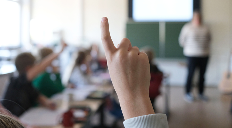 Das Leistungsniveau an deutschen Schulen sinkt: „Wir beobachten seit zehn Jahren einen regelrechten Sturzflug bei den Lernleistungen.“ 