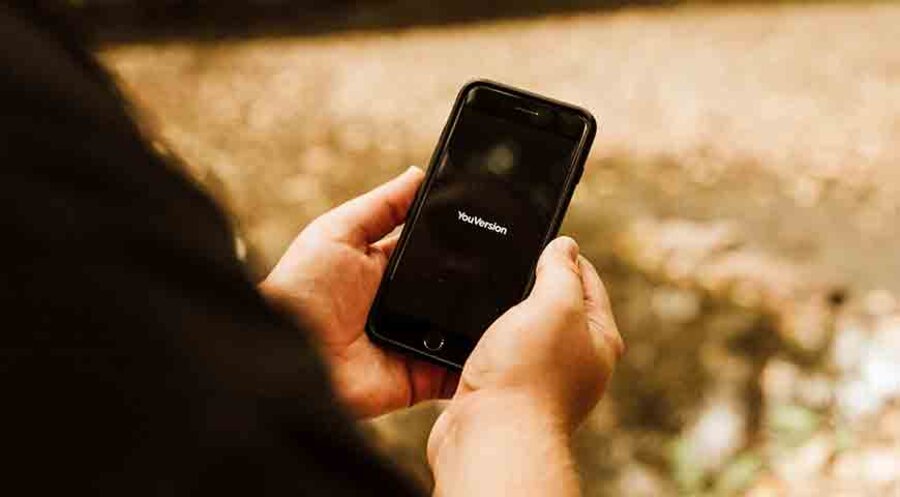 Im März 2020 bot die Bibel-App erstmals auch die Möglichkeit, Gebetsanliegen zu teilen: Fast 25 Millionen wurden seitdem erstellt. Foto: unsplash.com