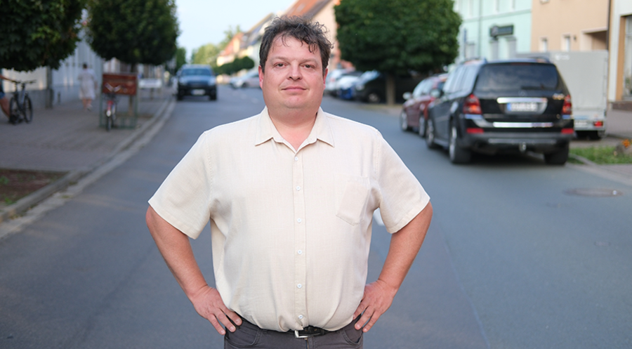 Hannes Loth (AfD), neuer Bürgermeister in der ostdeutschen Kleinstadt Raguhn-Jeßnitz. Foto: Picture Alliance/dpa/Sebastian Willnow