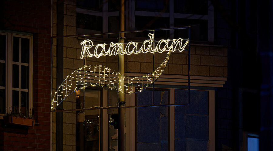 Ramadan-Beleuchtung in Köln. Symbolfoto: picture alliance / CHROMORANGE | Gerd Harder