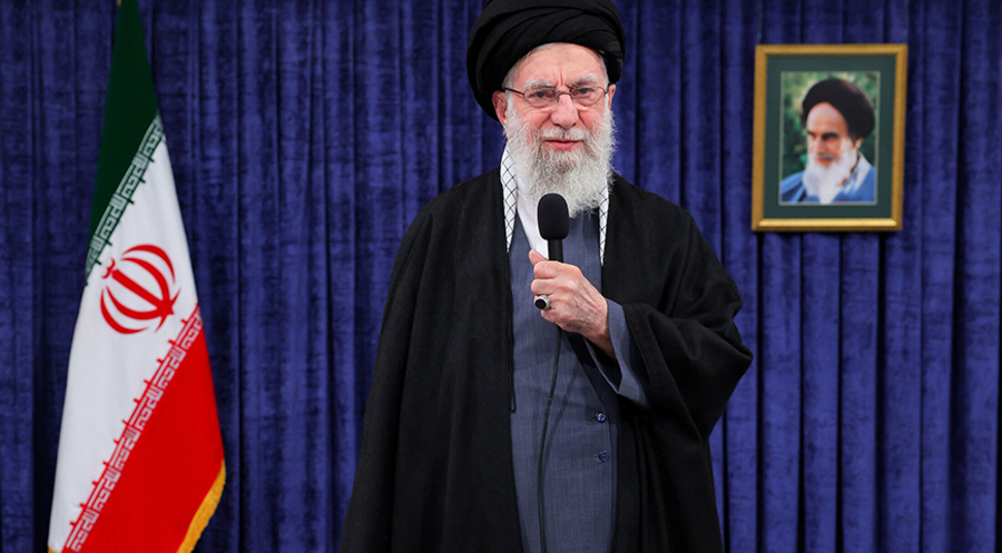 Seit 1989 im Amt: Ayatollah Ali Khamenei, oberster Führer im Iran. Foto: picture alliance ZUMAPRESS.com/Iranian Supreme Leader'S Office