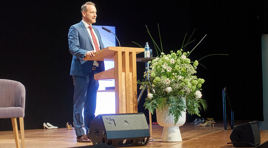 Der Erste Bürgermeister von Schwäbisch Gmünd, Christian Baron (CDU) sprach auf dem ­Kongress „Freiheit 2026 – Gegen Menschenhandel und sexuelle Ausbeutung“. Foto: Schönblick
