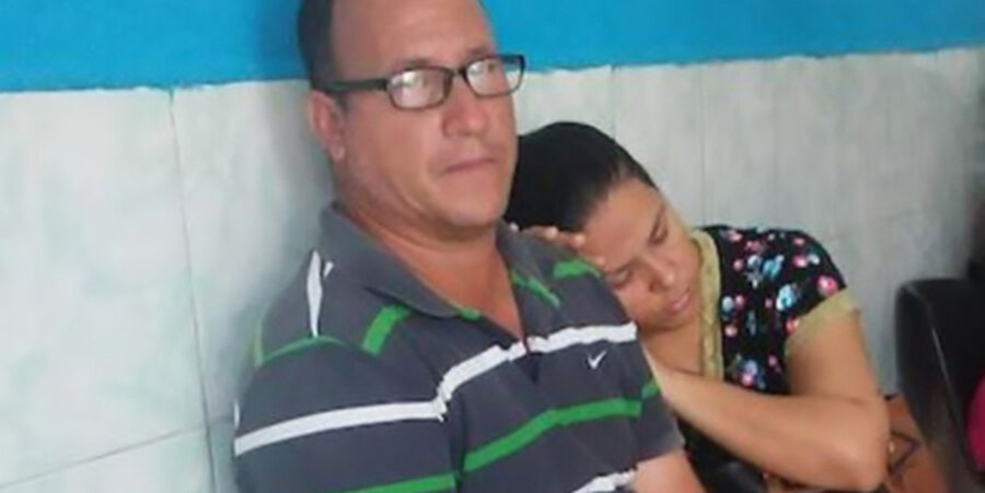 Der kubanische Pastor Ramón Rigal und seine Frau. Screenshot: YouTube