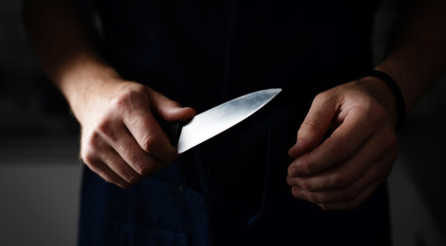 Die Tat ereignete sich beim Kochen in der Küche. Symbolbild: iStock/Zheka-Boss