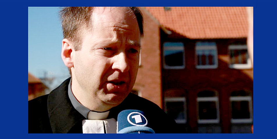 Pastor Gero Cochlovius in dem Beitrag „Die Schwulenheiler 2“. Screenshot: NDR