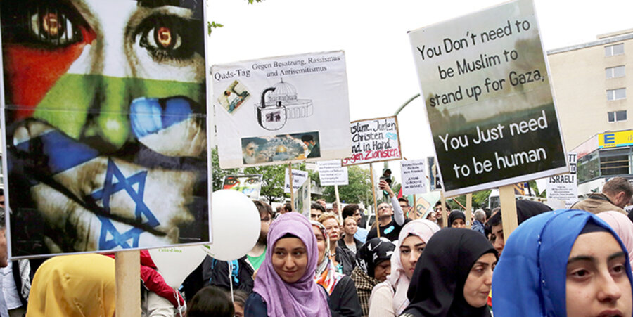 Rund 600 Menschen nahmen 2. Juli an einer anti-israelischen Demonstration zum sogenannten Al-Quds-Tag teil. Foto: picture-alliance/dpa